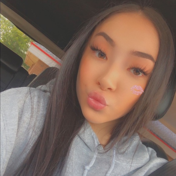 Meet your Posher, Angie - Picture 2 of 2